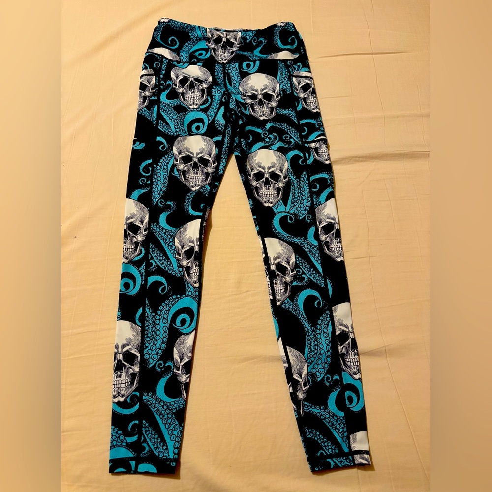 Constantly varied gear full length leggings. Small. Kraken skulls. CVG